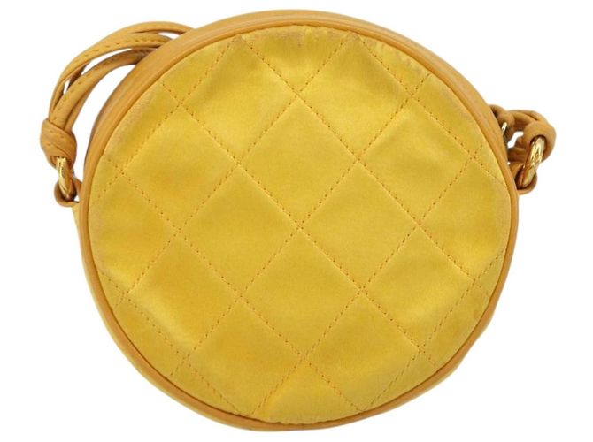 CHANEL Matelasse Shoulder Bag Satin Yellow Gold CC Auth 189501A D'oro Giallo - vista 3