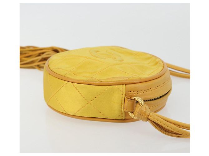 CHANEL Matelasse Shoulder Bag Satin Yellow Gold CC Auth 189501A D'oro Giallo - vista 4