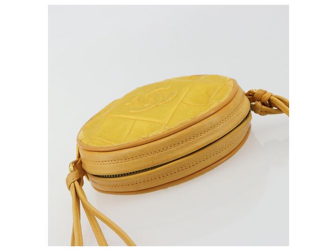 CHANEL Matelasse Shoulder Bag Satin Yellow Gold CC Auth 189501A D'oro Giallo - vista 6