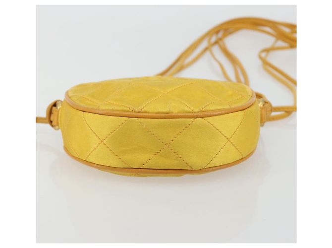 CHANEL Matelasse Shoulder Bag Satin Yellow Gold CC Auth 189501A D'oro Giallo - vista 9