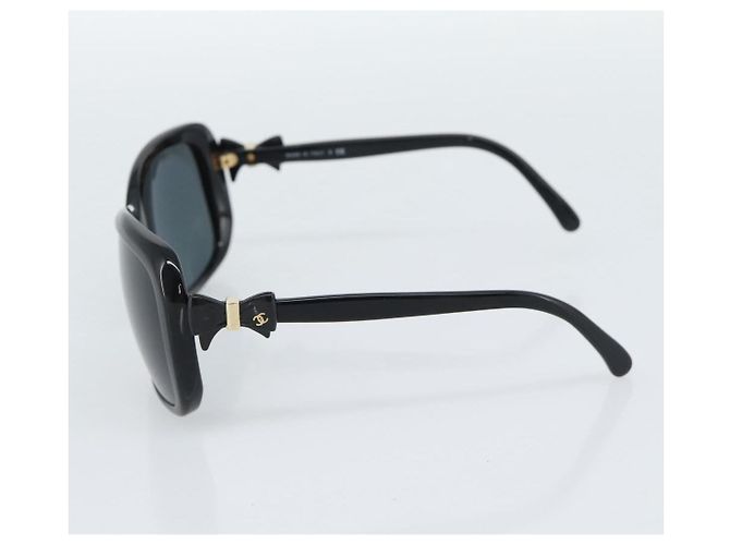Occhiali da sole CHANEL in plastica nero e oro CC Auth bs35959 D'oro - vista 6