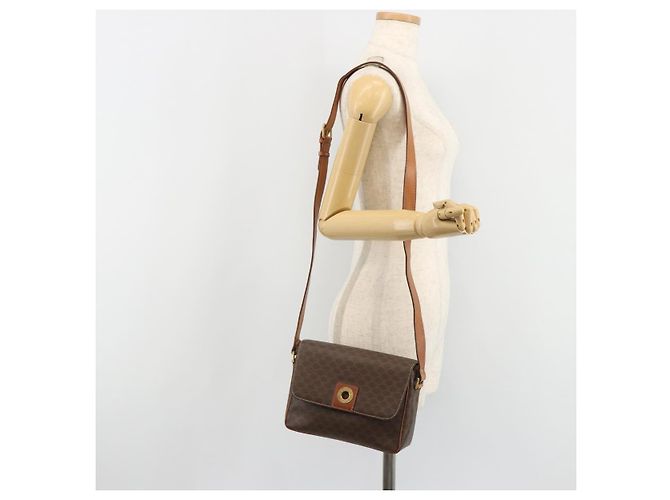 Céline Borsa a tracolla circolare CELINE Macadam Canvas PVC Pelle Marrone Oro Auth 189684 D'oro - vista 23