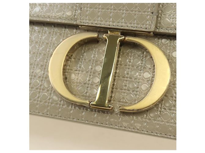 Borsa a tracolla Montaigne Christian Dior in pelle vernice beige oro Auth ar13976V D'oro - vista 17