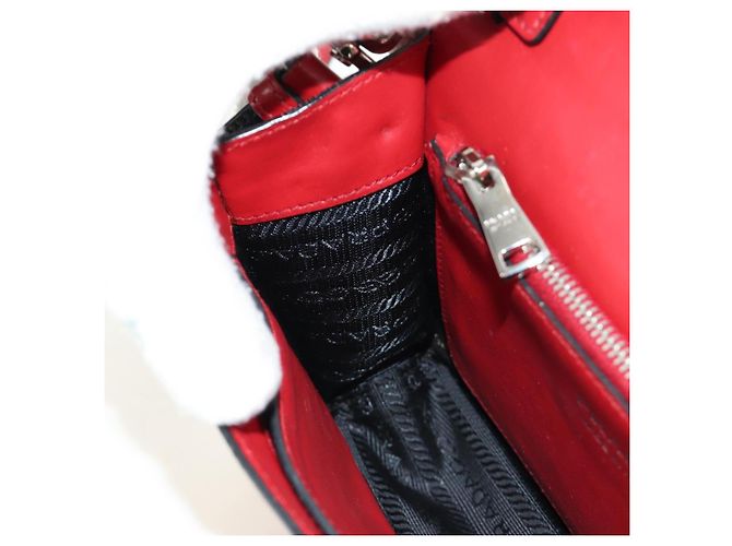Borsa a tracolla PRADA Comic Electra in pelle rossa e argento Auth BA13728V Rosso - vista 25