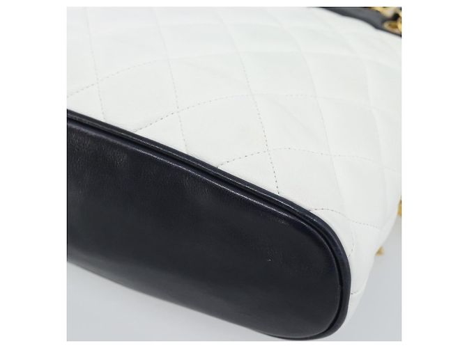 CHANEL Matelasse Chain Shoulder Bag Leather White Gold CC Auth mr2545V Bianco D'oro - vista 12