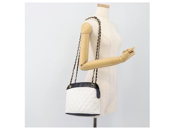 CHANEL Matelasse Chain Shoulder Bag Leather White Gold CC Auth mr2545V Bianco D'oro - vista 22