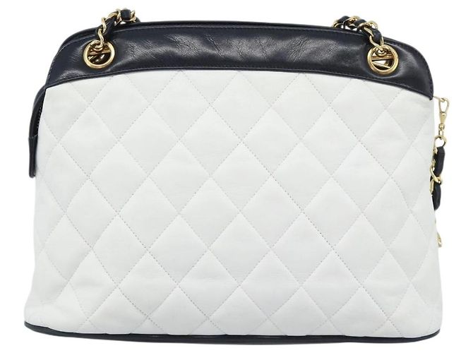 CHANEL Matelasse Chain Shoulder Bag Leather White Gold CC Auth mr2545V Bianco D'oro - vista 3
