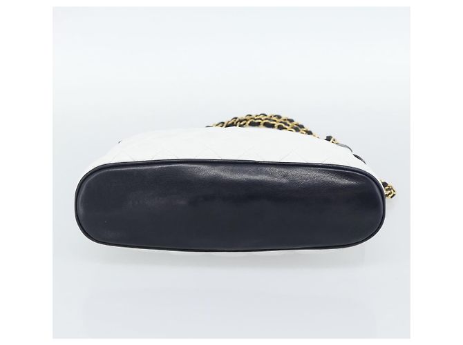 CHANEL Matelasse Chain Shoulder Bag Leather White Gold CC Auth mr2545V Bianco D'oro - vista 9