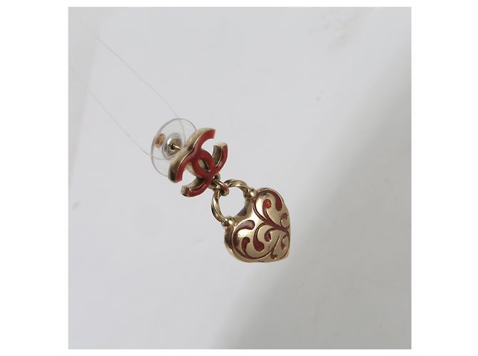 Gabrielle Orecchini Chanel CC Heart in smalto rosso e placcati oro 2009 - vista 5