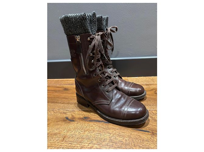 Botas de amarrar em couro marrom Chanel com punhos de tweed Cinza - vista 11