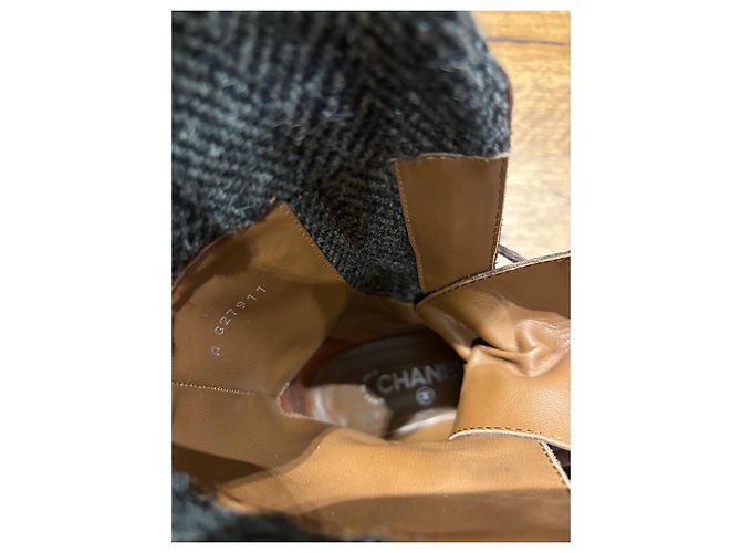 Botas de amarrar em couro marrom Chanel com punhos de tweed Cinza - vista 5