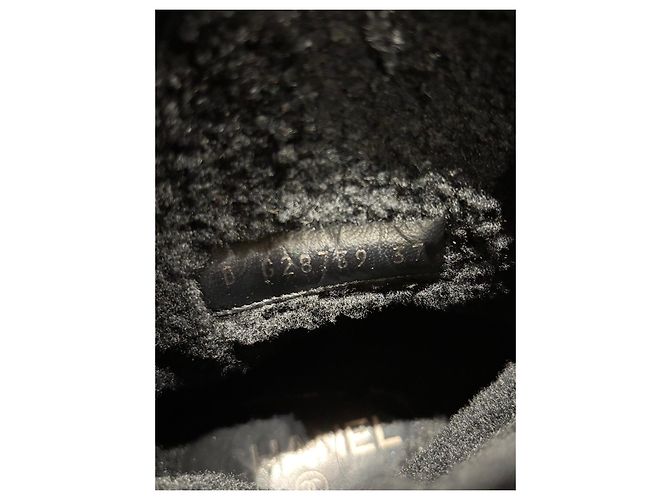 Stivali Chanel in pelle nera foderati in shearling Taglia 37 Nero - vista 4