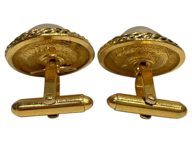 Chanel Gold-Plated Cufflinks Golden - view 2