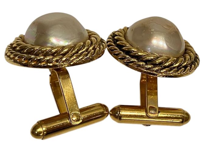 Chanel Gold-Plated Cufflinks Golden - view 3