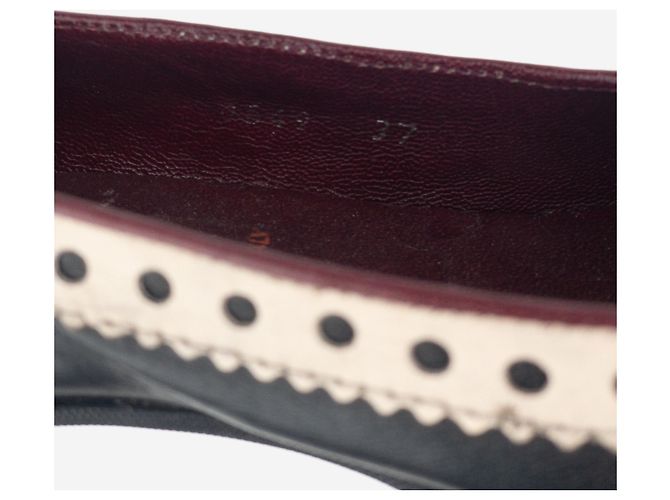 Escarpines Miu Miu SS99 con puntera de goma perforada y tacón kitten Negro - vista 9