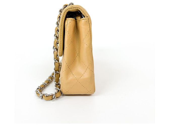 Chanel East West Classic Flap Clutch Quilted Caviar medium Beige - vista 3