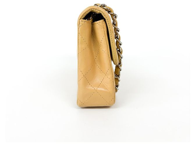 Chanel East West Classic Flap Clutch Quilted Caviar medium Beige - vista 4