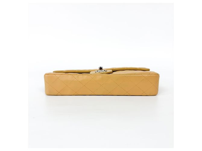 Chanel East West Classic Flap Clutch Quilted Caviar medium Beige - vista 5