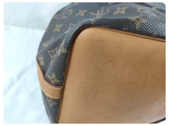 Louis Vuitton Petit Noe Monogram Canvas Marrone - vista 3
