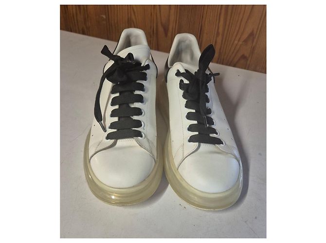baskets alexander mcqueen oversized  taille 41.5 cuir blanc noir semelles translucides - vue 2