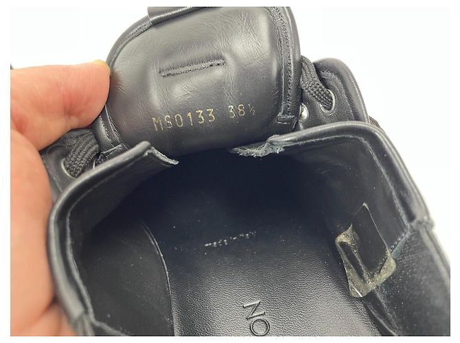 Sneaker in pelle con monogramma in rilievo Louis Vuitton Nero - vista 11