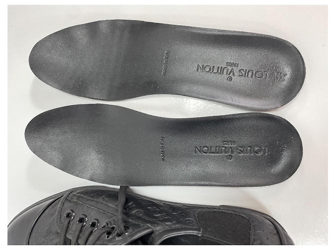 Sneaker in pelle con monogramma in rilievo Louis Vuitton Nero - vista 12