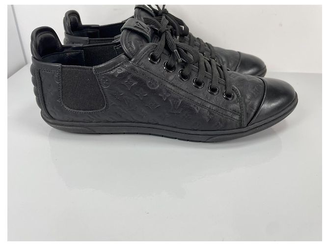 Sneaker in pelle con monogramma in rilievo Louis Vuitton Nero - vista 2