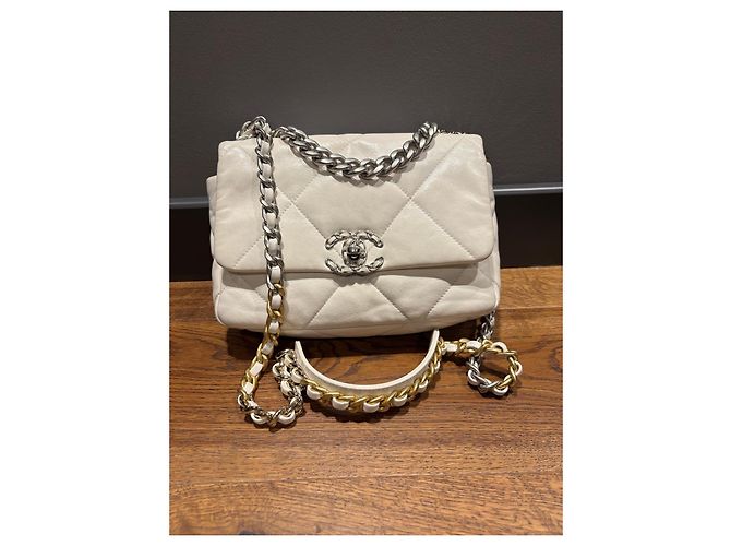 Bolsa Chanel 19 em pele de cordeiro branca com ferragens de dois tons Branco - vista 11