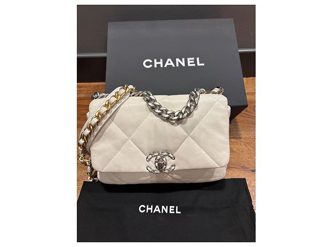 Bolsa Chanel 19 em pele de cordeiro branca com ferragens de dois tons Branco - vista 12