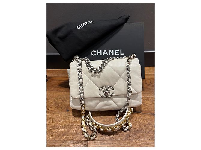 Bolsa Chanel 19 em pele de cordeiro branca com ferragens de dois tons Branco - vista 13