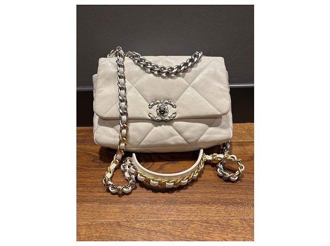 Bolsa Chanel 19 em pele de cordeiro branca com ferragens de dois tons Branco - vista 14