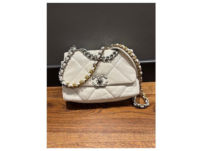 Bolsa Chanel 19 em pele de cordeiro branca com ferragens de dois tons Branco - vista 2