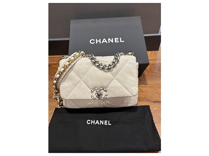 Bolsa Chanel 19 em pele de cordeiro branca com ferragens de dois tons Branco - vista 6