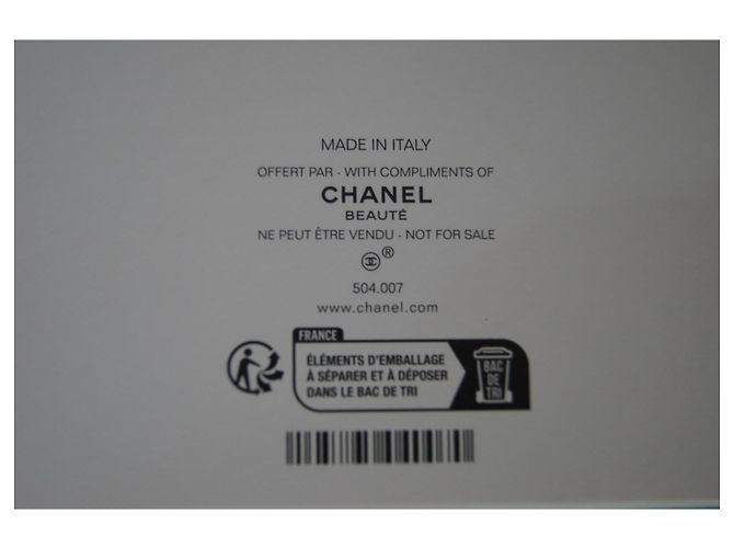 Set cancelleria Chanel con taccuino e penna Nero Bianco Rosso Beige - vista 6