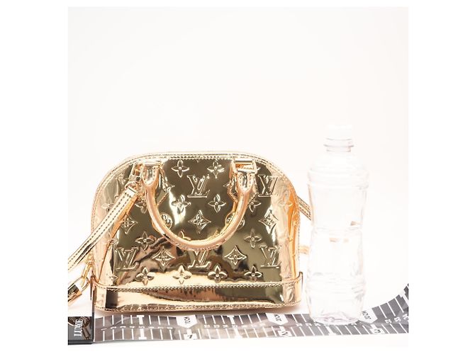 Borsa Louis Vuitton Monogram Alma BB Cuivre Bronzo - vista 3
