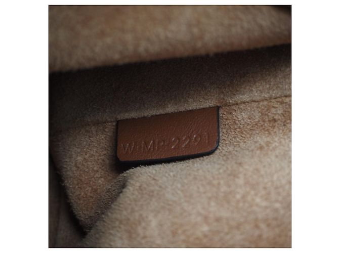 Céline Borsa a tracolla a secchiello Teen in pelle di vitello liscia Celine - vista 13