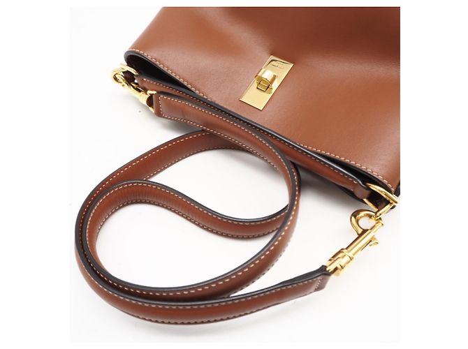 Céline Borsa a tracolla a secchiello Teen in pelle di vitello liscia Celine - vista 8