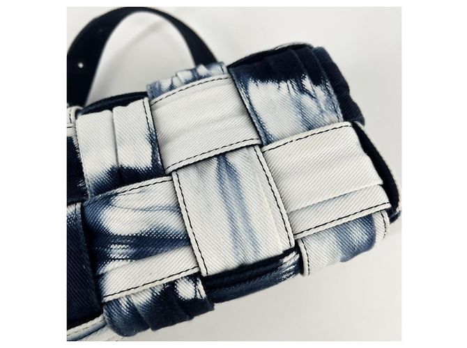 Borsa a tracolla Bottega Veneta Women's Maxi Intrecciato Small Brick Cassette Bianco Blu navy - vista 7