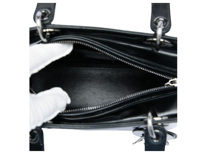 Lady Dior in vernice nero, misura Medium - vista 4