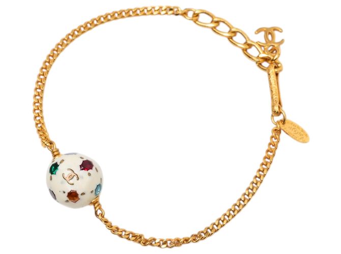 Bracciale charm a forma di pallone da calcio in resina e cristallo placcato oro CC Gold di Chanel D'oro - vista 3