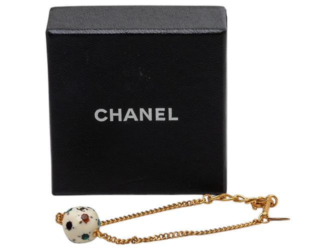 Bracciale charm a forma di pallone da calcio in resina e cristallo placcato oro CC Gold di Chanel D'oro - vista 7
