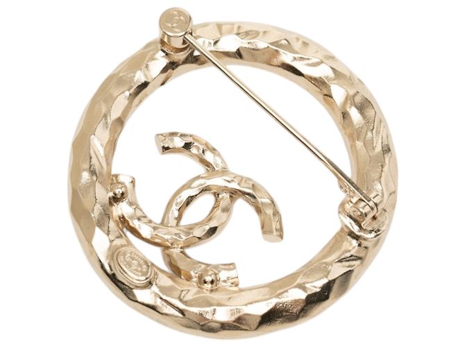 Spilla rotonda Chanel Gold CC placcata oro e strass D'oro - vista 2