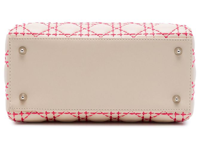 Lady Dior aus beigem Lammleder mit Cannage-Steppung Größe Medium - Ansicht 3