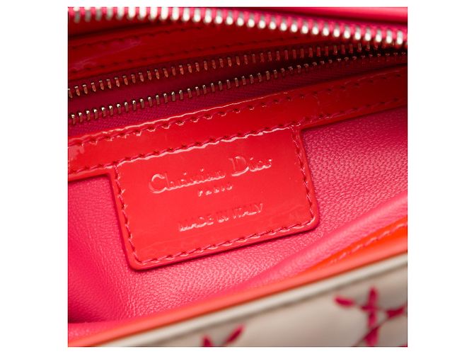 Lady Dior aus beigem Lammleder mit Cannage-Steppung Größe Medium - Ansicht 5