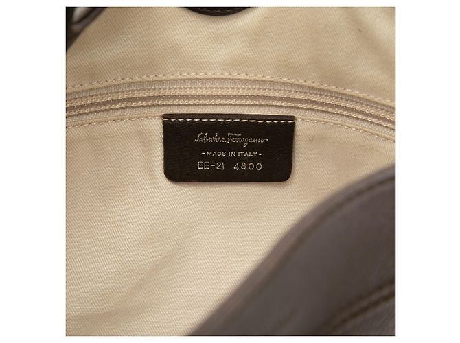 Salvatore Ferragamo Ferragamo Borsa Hobo Gancini in pelle di vitello marrone Marrone scuro - vista 5