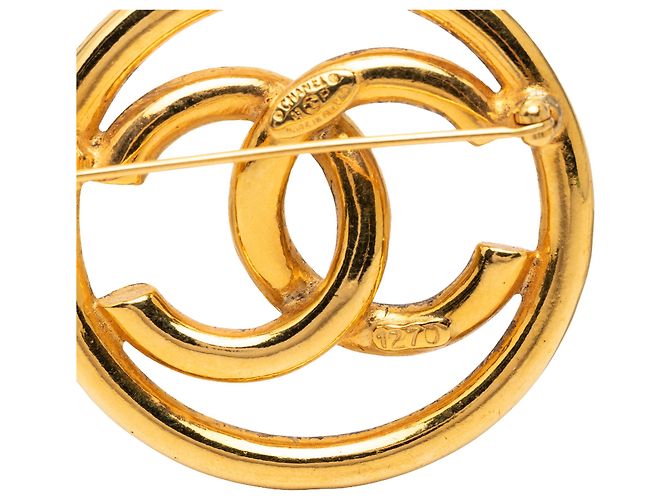 Spilla rotonda Chanel Gold CC placcata oro D'oro - vista 4
