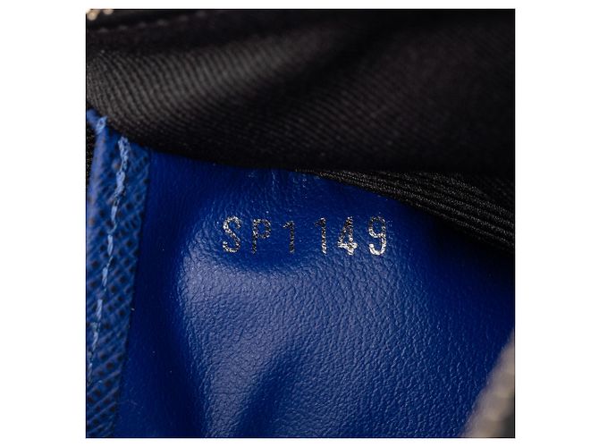 Louis Vuitton Pochette Discovery PM Blue Monogram Taigarama - vista 6