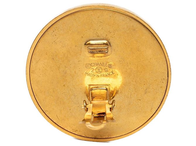 Brincos de pressão Chanel Gold CC banhados a ouro e resina redonda - vista 3