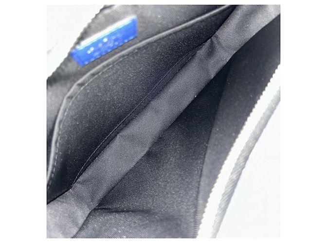 Borsa a tracolla Louis Vuitton Taigarama Trio Messenger Blu - vista 4