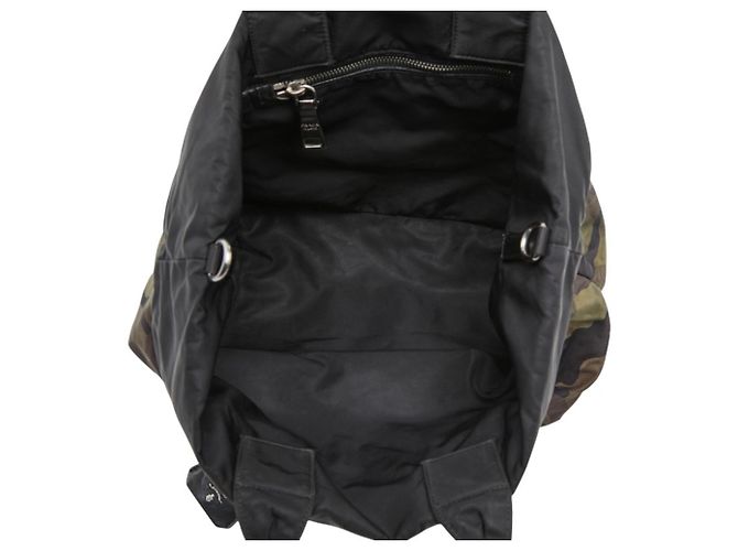 Prada Triangle Logo Plate Camouflage Handtasche Schwarz Khaki - Ansicht 11